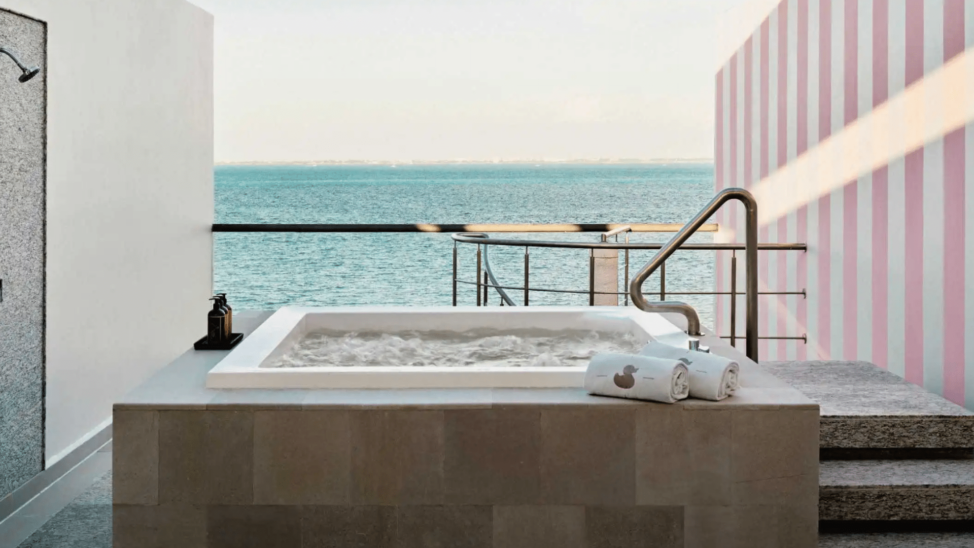 SLS Playa Mujeres Mexiko Whirlpool Suite Terrasse