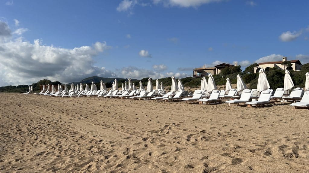 The Romanos Costa Navarino Strand 