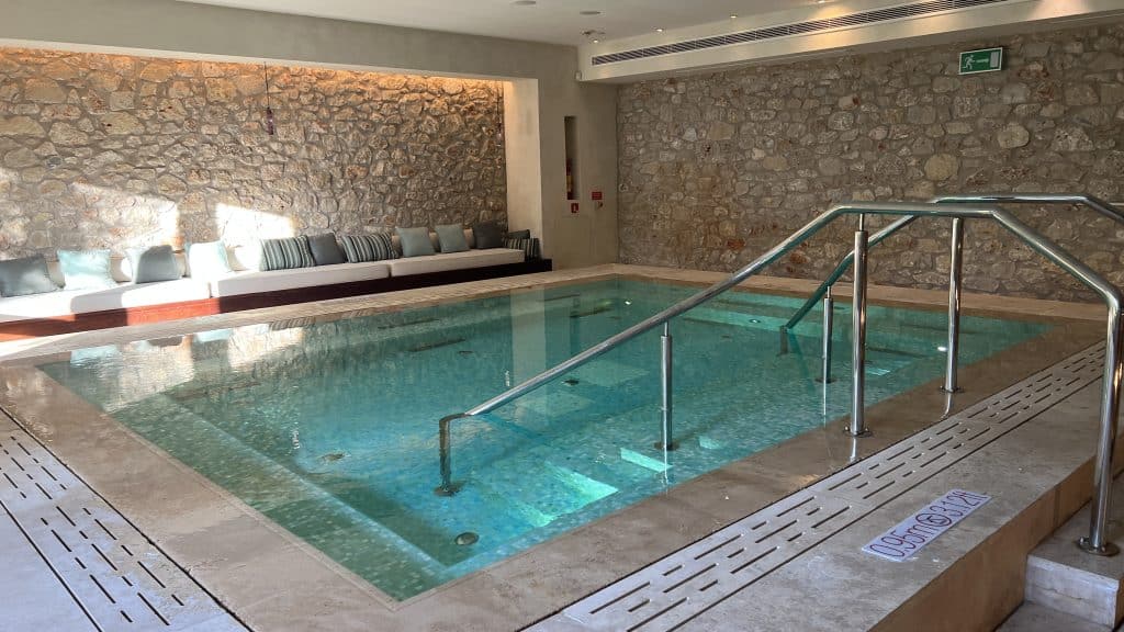 The Romanos Costa Navarino Whirlpool 