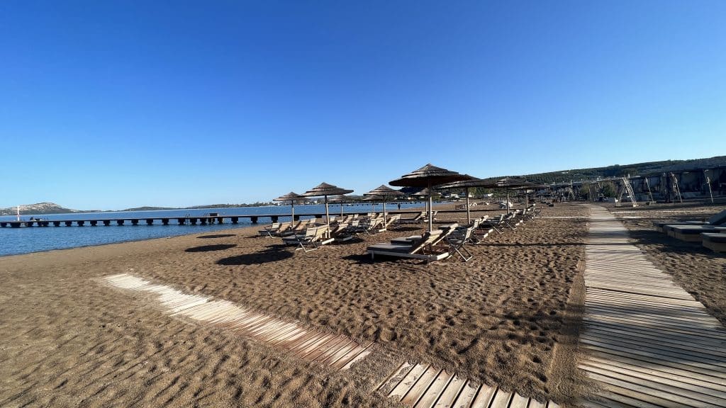 W Costa Navarino Anlage Strand 