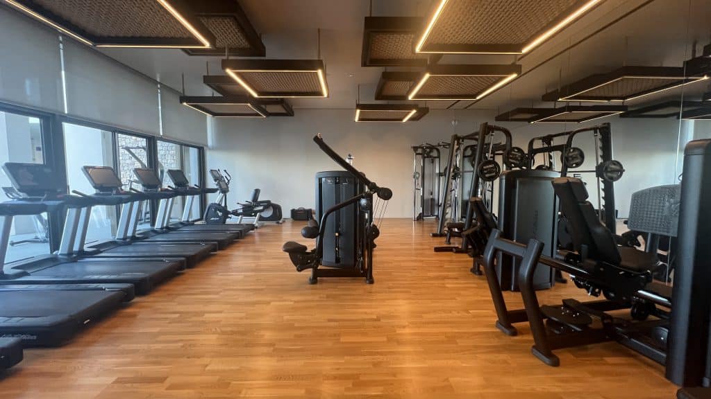 W Costa Navarino Fitnessraum