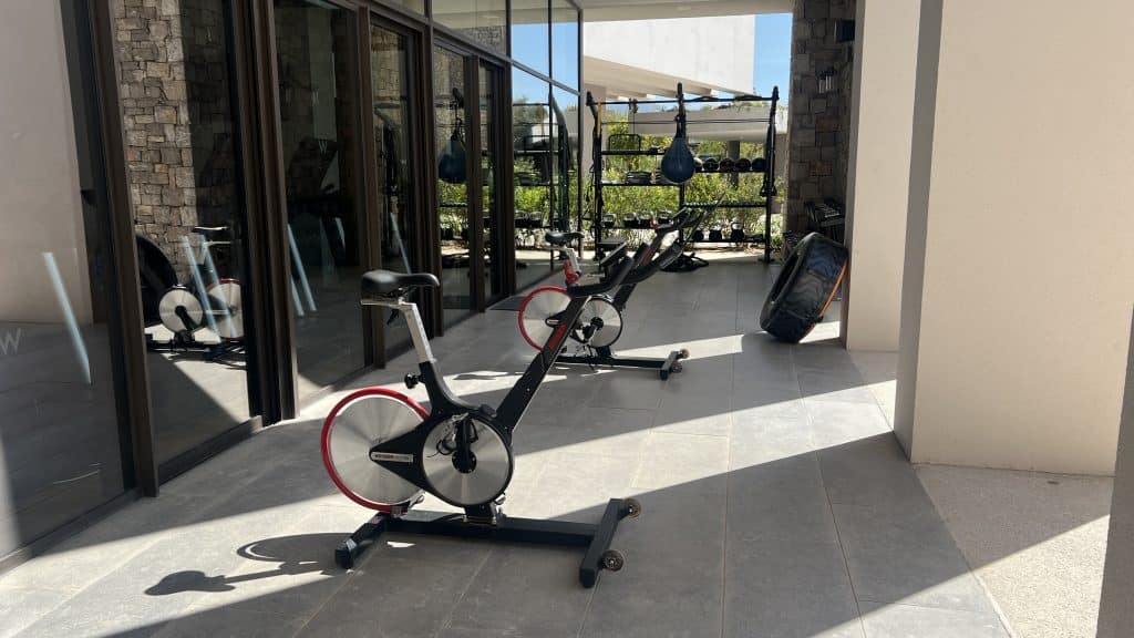 W Costa Navarino Fitnessraum 