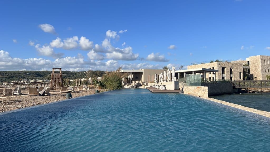 W Costa Navarino Infinity Pool 