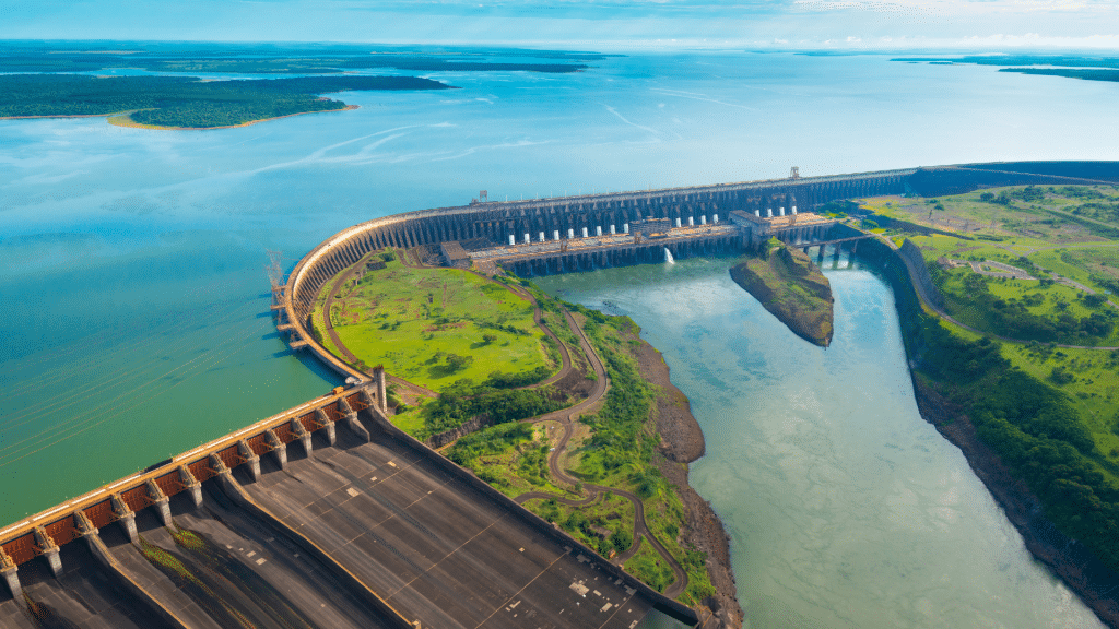 Itaipu Staudamm