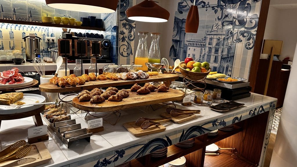 Kimpton Vividora Barcelona Buffet Suesses Gebaeck