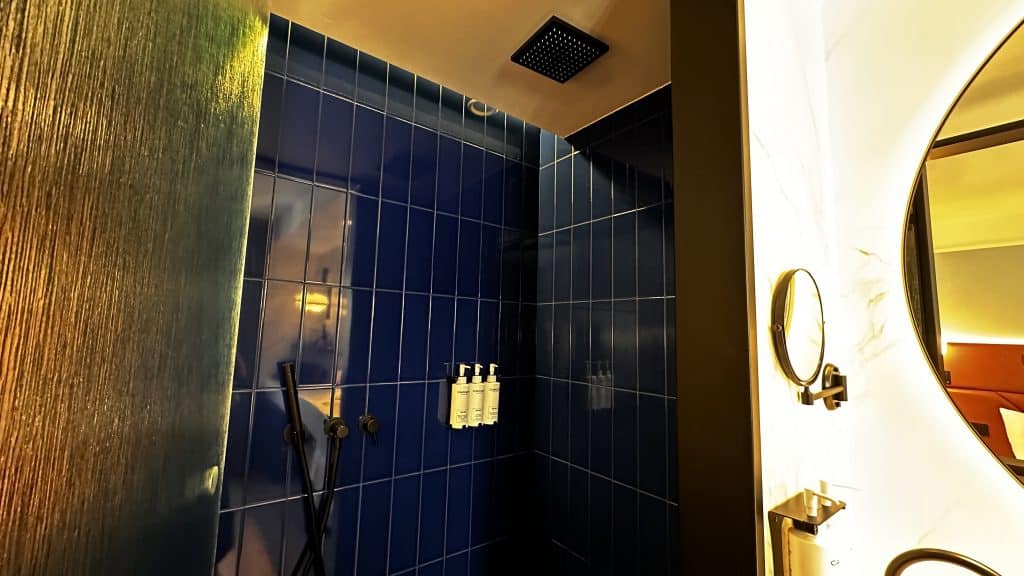 Kimpton Vividora Barcelona Dusche