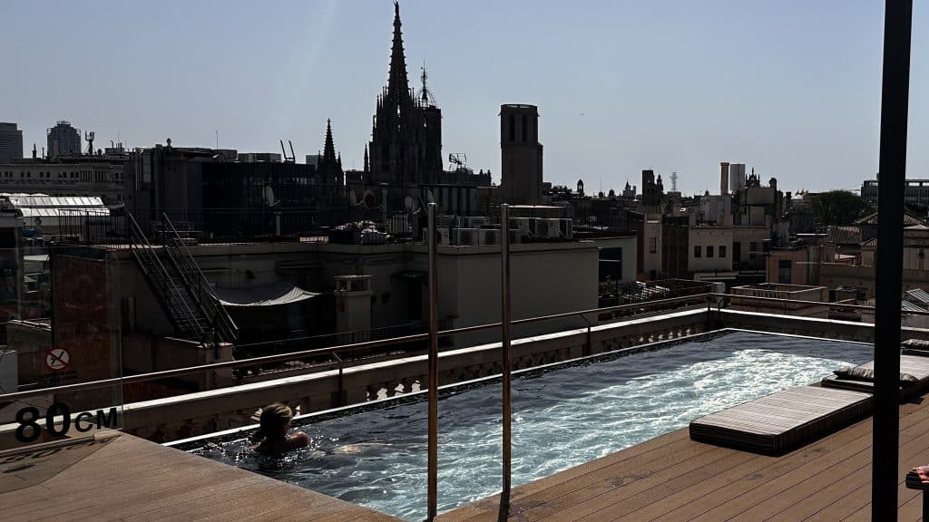 Kimpton Vividora Barcelona Pool