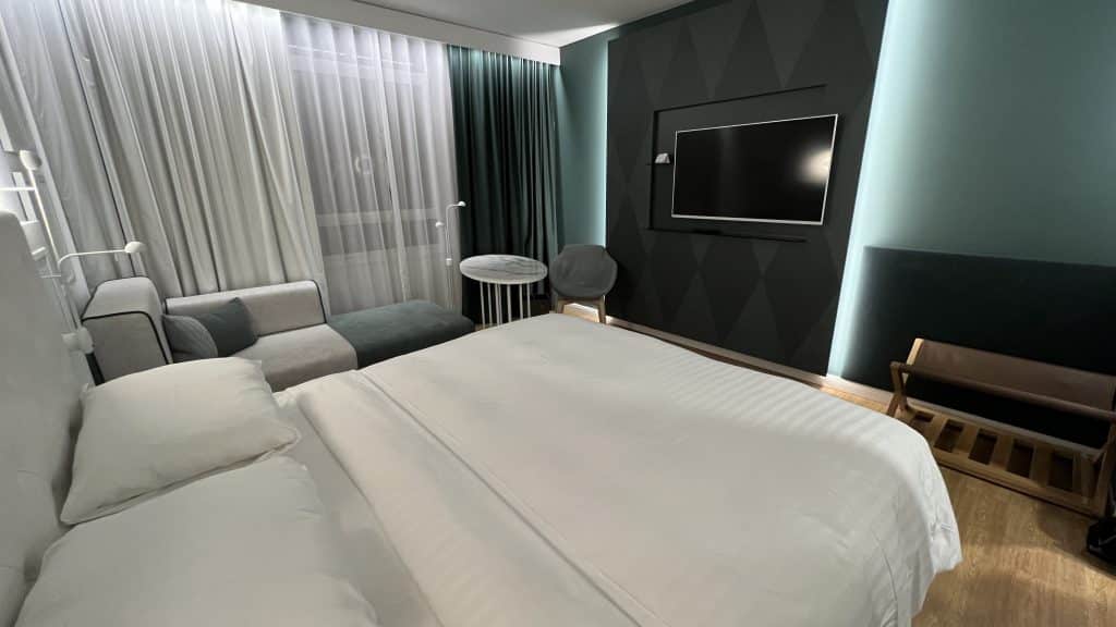 Marriott München Zimmer Fernseher