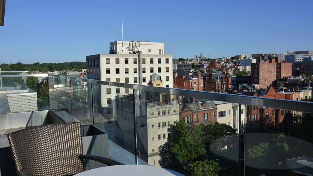 The Dupont Circle Hotel Balkon Seite