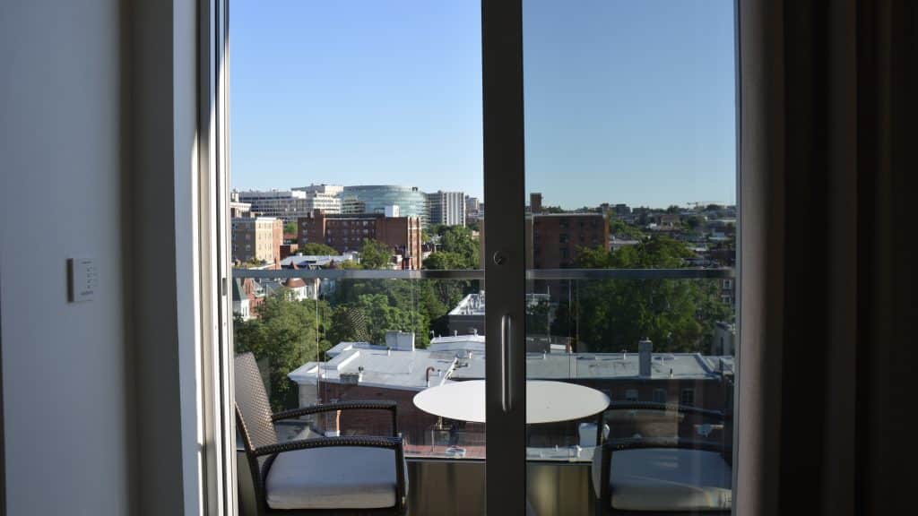 The Dupont Circle Hotel Balkon Front