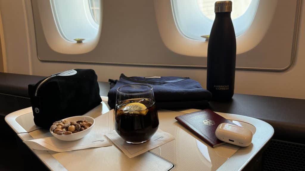 British Airways First Class Airbus A380 Getraenk Und Nuesse