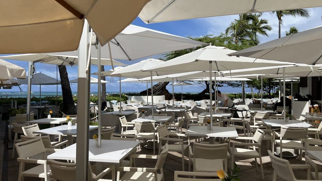 Halekulani Honolulu Restaurant Pool