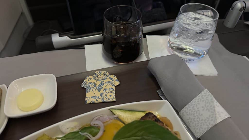 Hawaiian Business Class Airbus A330-200 Catering