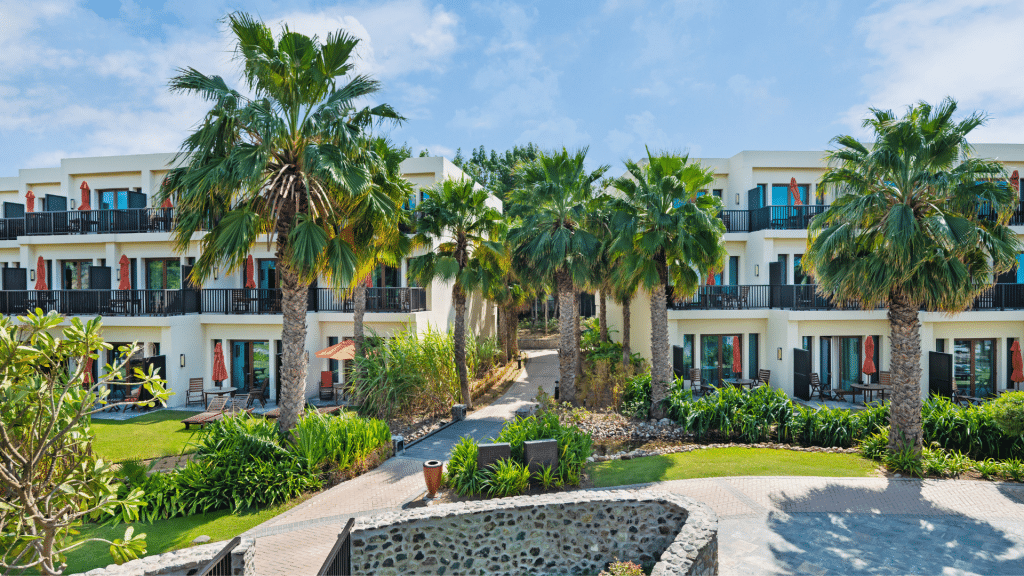 JA Palm Tree Court Dubai Hotel Hof