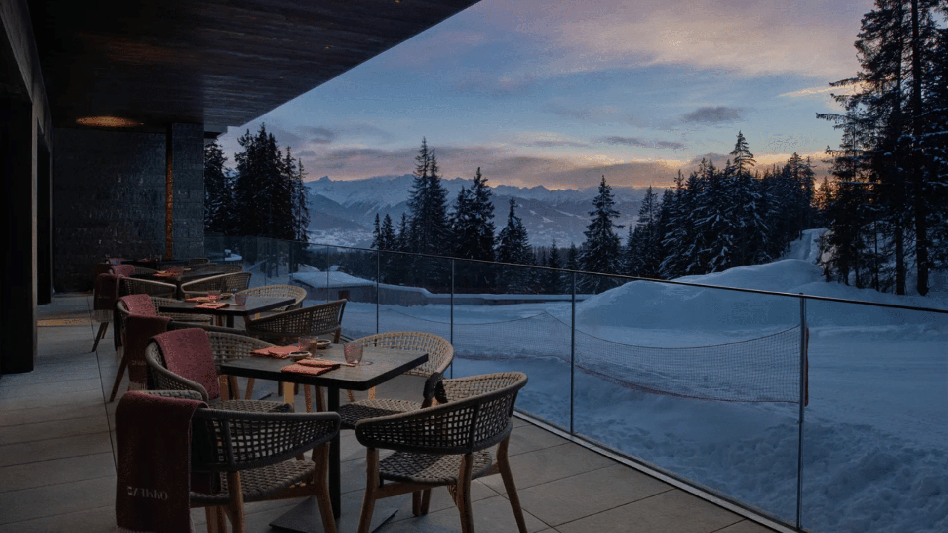 Six Senses Crans Montana Restaurant Terrasse