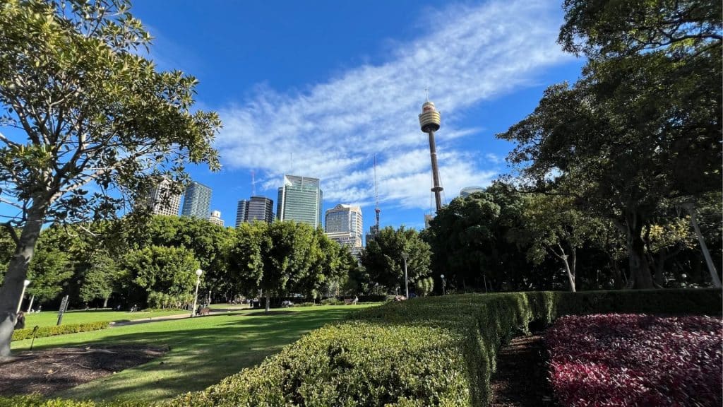 Hyde Park mit dem Sydney Tower