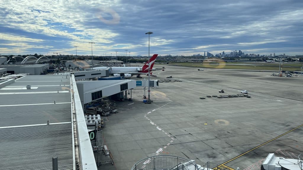 Qantas First Class Lounge Sydney Rollfeld