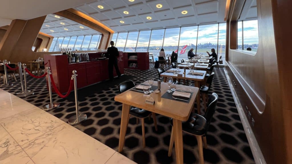 Quantas First Class Lounge Sydney Restaurant