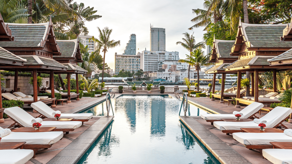 Peninsula Bangkok Pool