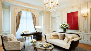 Peninsula Paris Historical Suite Wohnzimmer