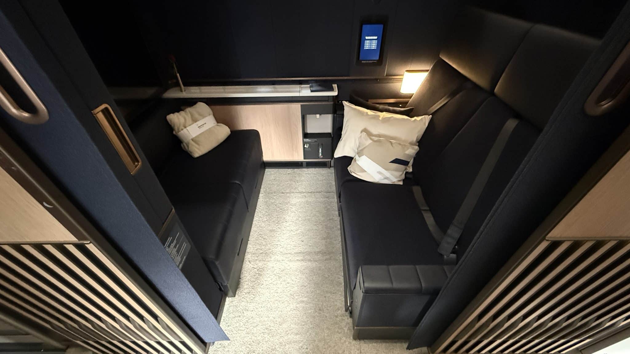 Lufthansa Allegris First Class Suite 4