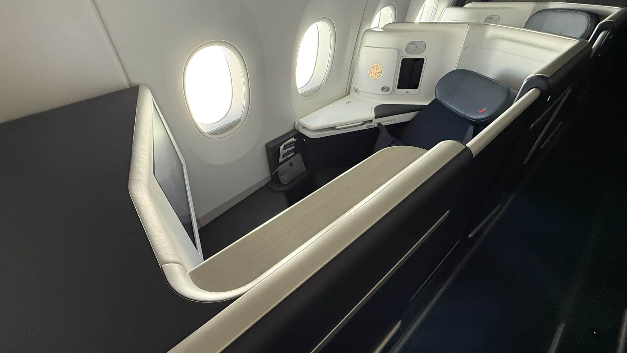 Air France Business Class Airbus A350 Suite Verschlossen
