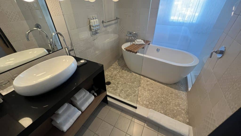 Kimpton La Peer Hotel West Hollywood Badezimmer Stilvolles Design