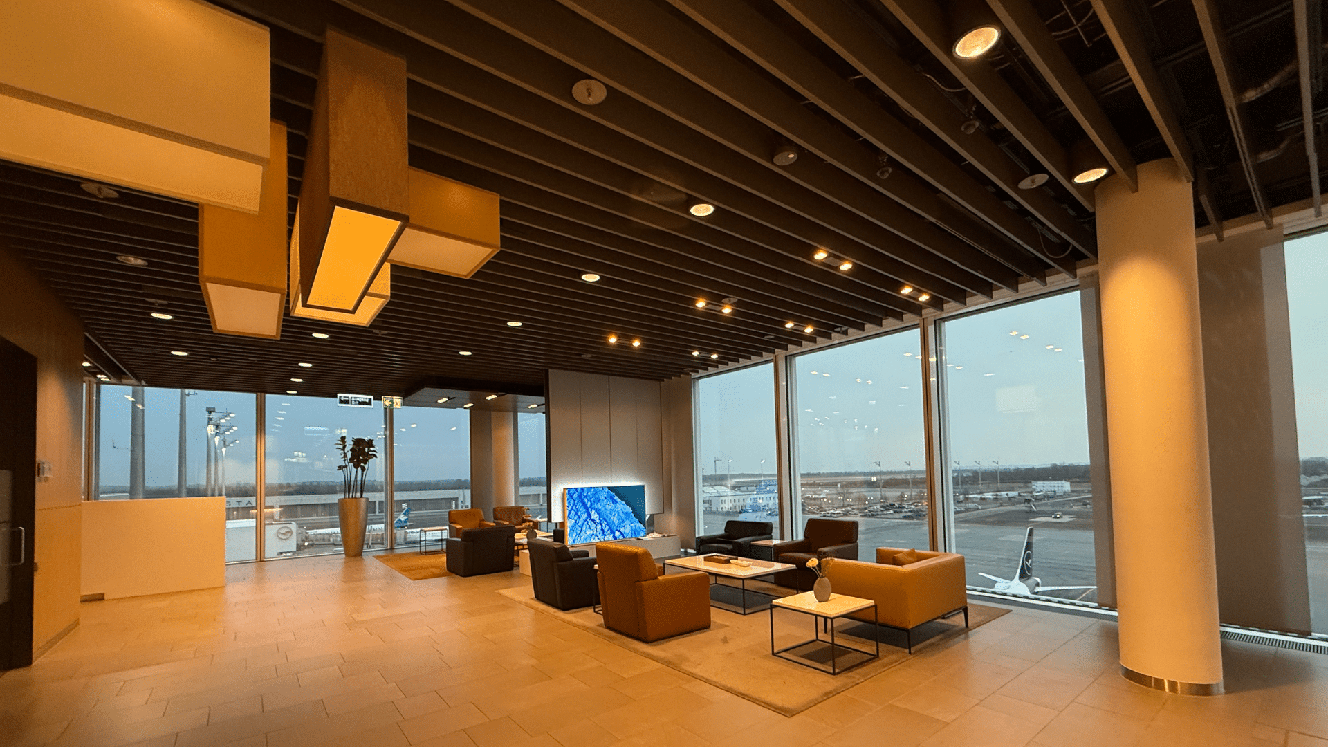 Lufthansa First Class Lounge Muenchen Satellite