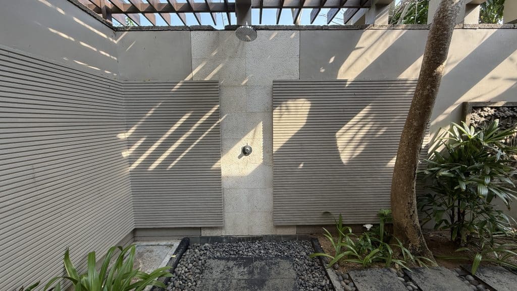 Umana Bali Aussendusche