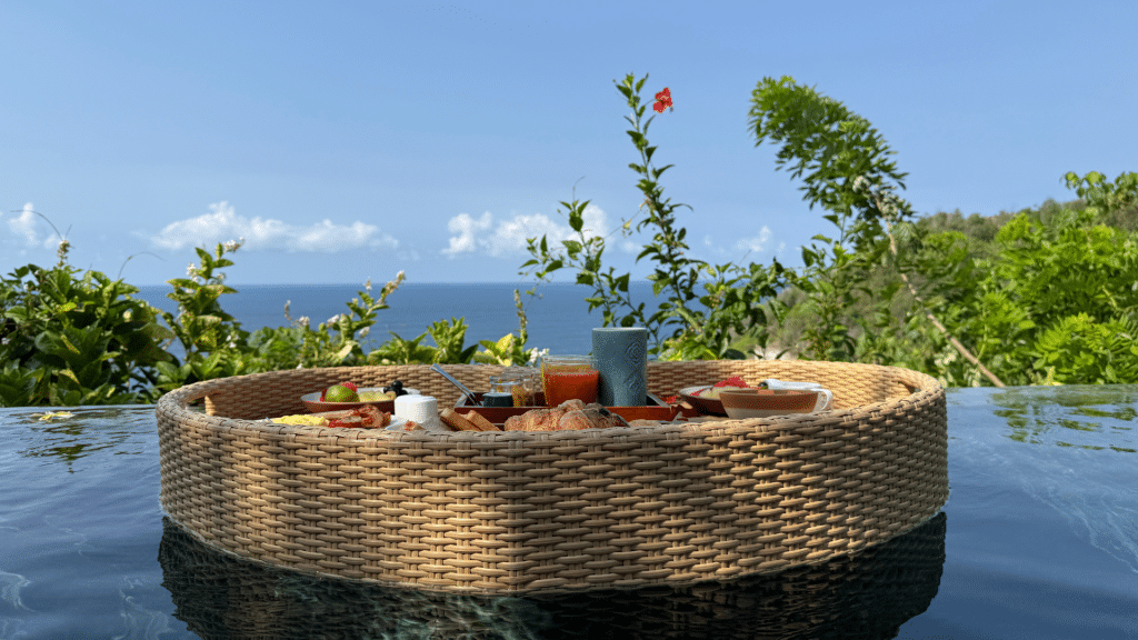 Umana Bali Floating Breakfast