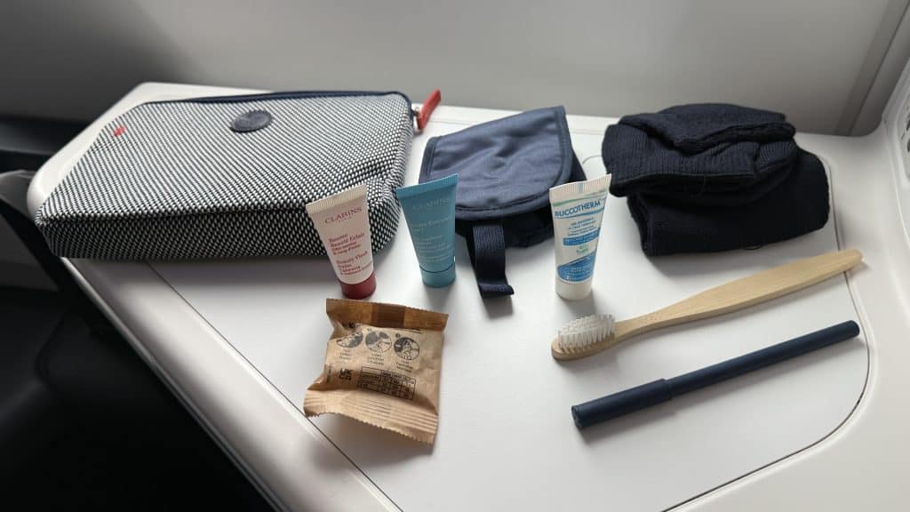 Air France Business Class Airbus A350 Inhalt Amenity Kit