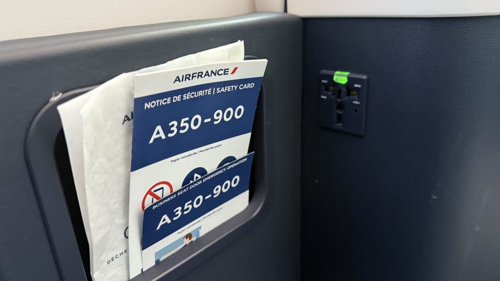 Air France Business Class Airbus A350 Steckdose