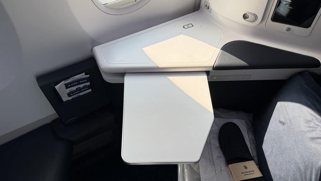 Air France Business Class Airbus A350 Tisch