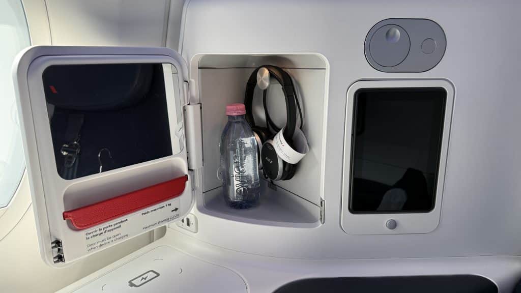 Air France Business Class Airbus A350 Verschliessbares Fach