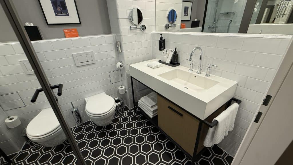 Canopy By Hilton Zagreb Badezimmer