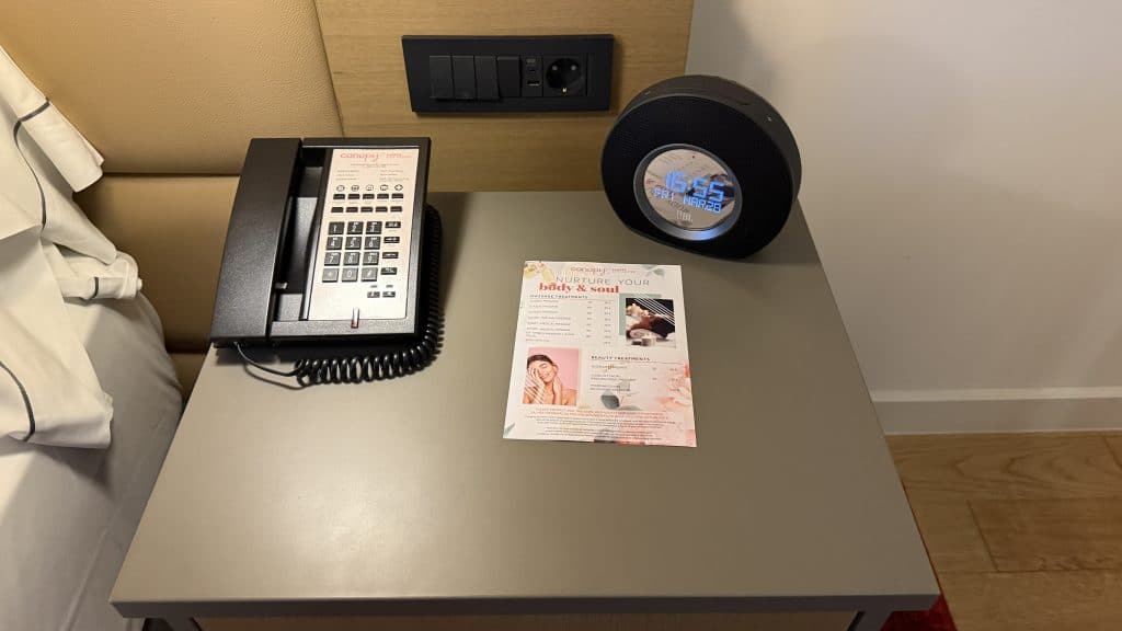 Canopy By Hilton Zagreb Nachttisch