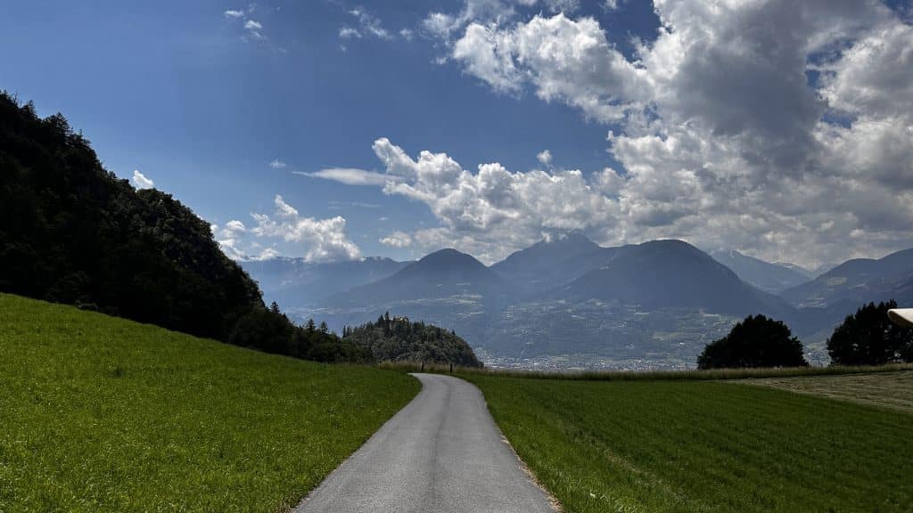 Castel Fragsburg Ideale Ausgangslage Fuer Wanderungen