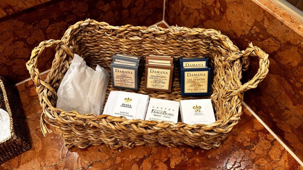 Castel Fragsburg Korb Mit Kosmetikartikeln