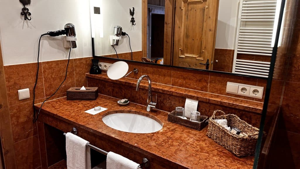 Castel Fragsburg Waschtisch Mit Schminkspiegel Und Foehn