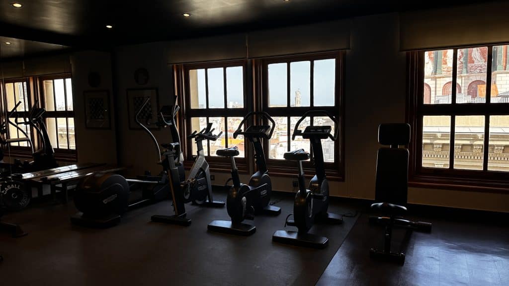 Grand Hotel Central Barcelona Cardio Geraete Mit Ausblick