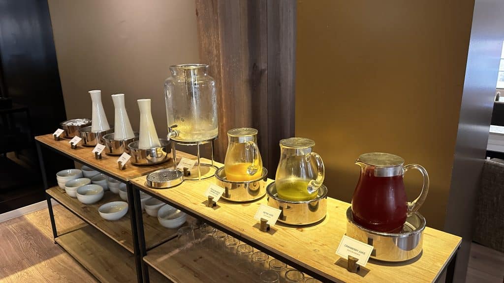 Grand Hotel Central Barcelona Getraenke Verschiedene Saefte