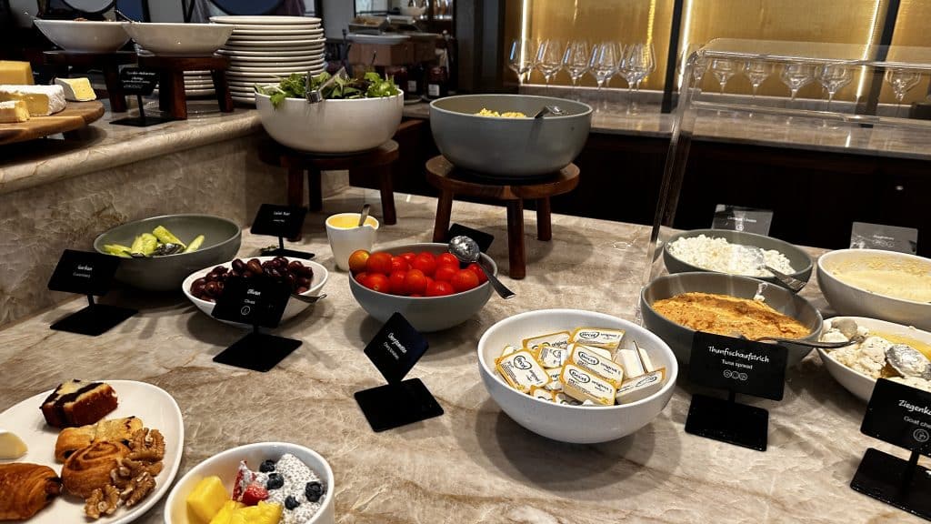 Hotel Imperial Riding School Gurken Oliven Salat Tomaten Und Butter