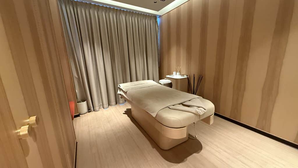 Paragraph Freedom Square Tiflis Behandlungsraum