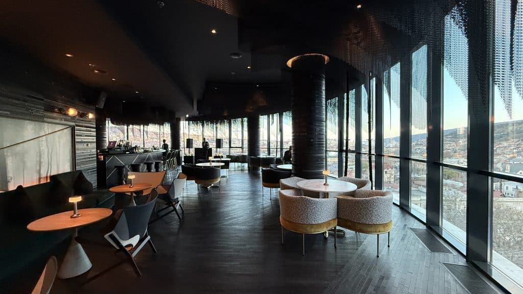 Paragraph Freedom Square Tiflis Chinari Bar Und Lounge