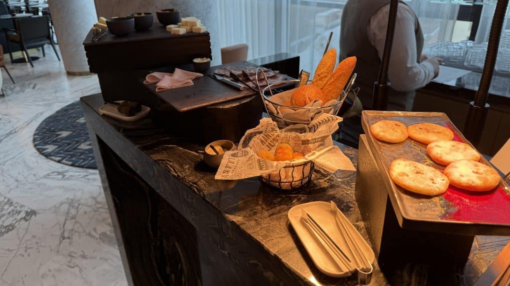 Paragraph Freedom Square Tiflis Kleines Buffet