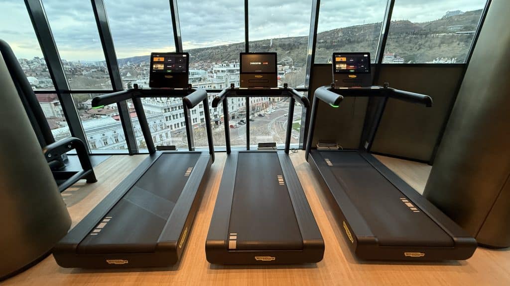 Paragraph Freedom Square Tiflis Laufbaender