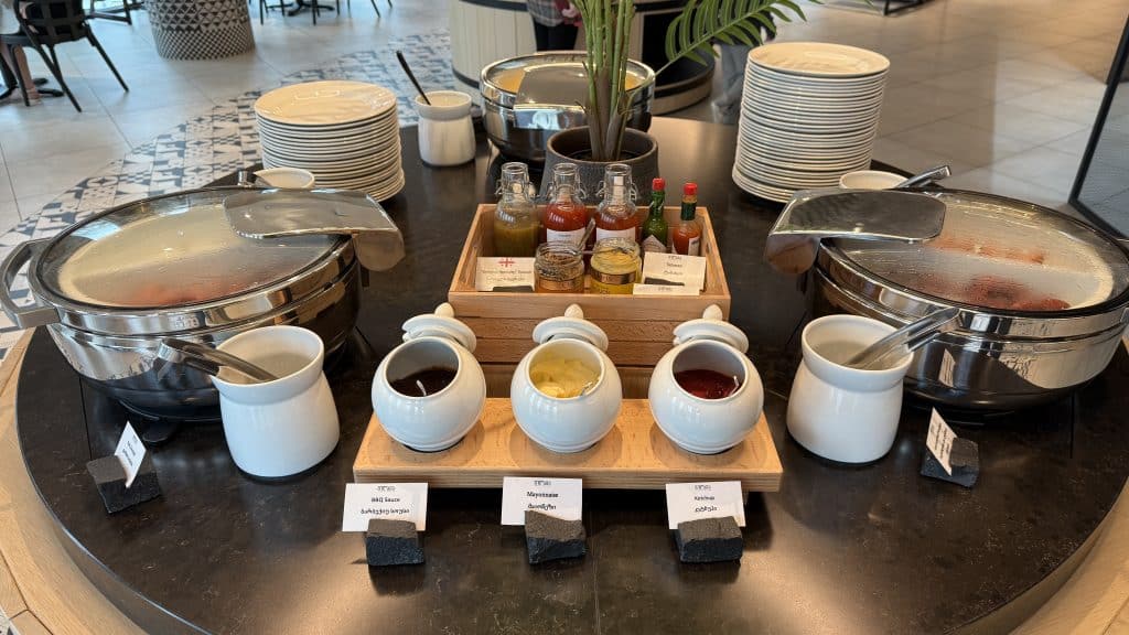 Paragraph Freedom Square Tiflis Warmes Buffet