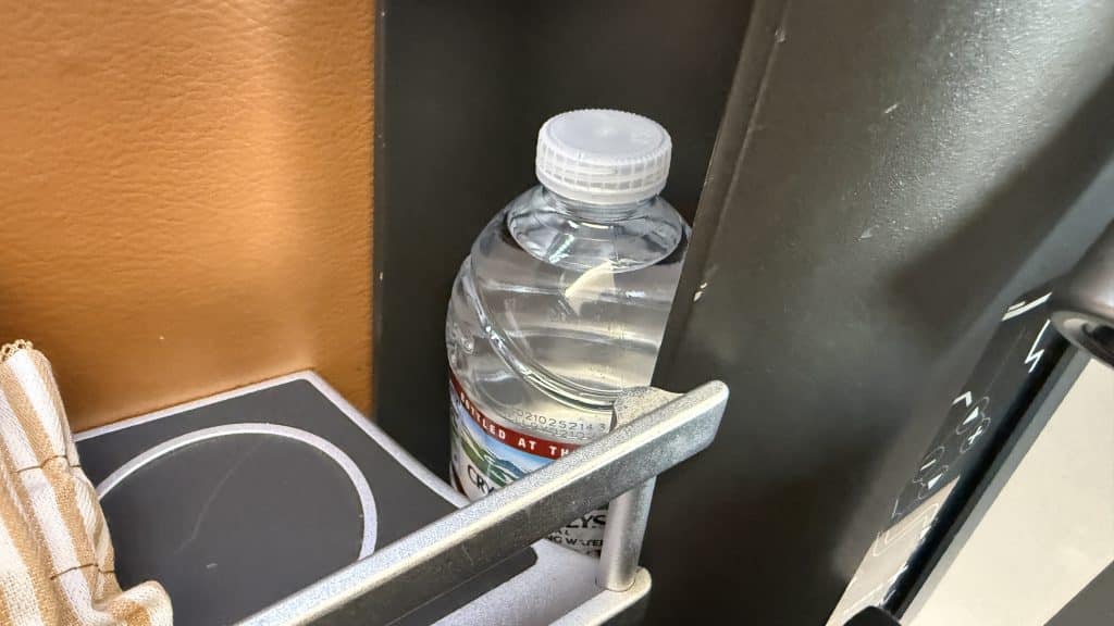 Sas Business Class Airbus A330 Flasche Wasser Am Sitz