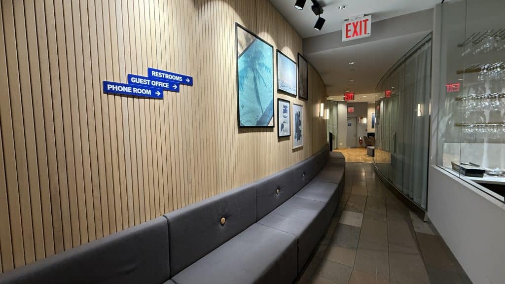 Sas Lounge Newark Gang