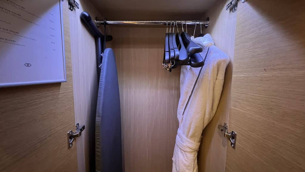 Sofitel Luxemburg Le Grand Ducal Kleiderschrank